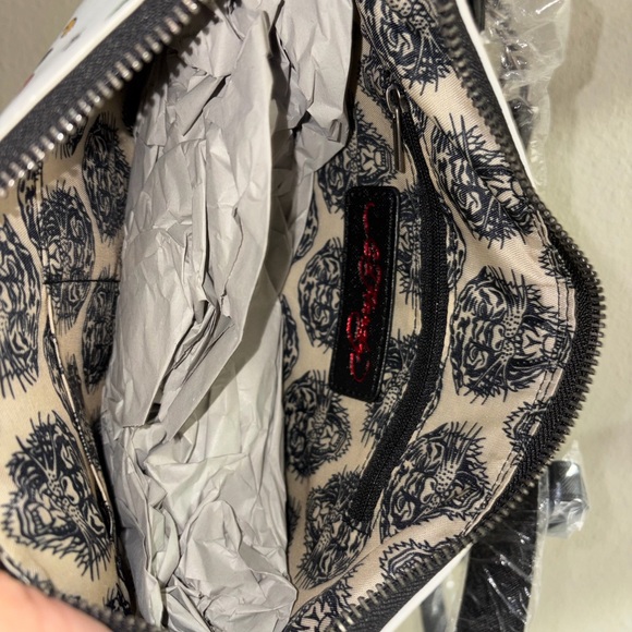 Ed Hardy White Shoulder Bag with Tattoo Graphics - Picture 5 of 7